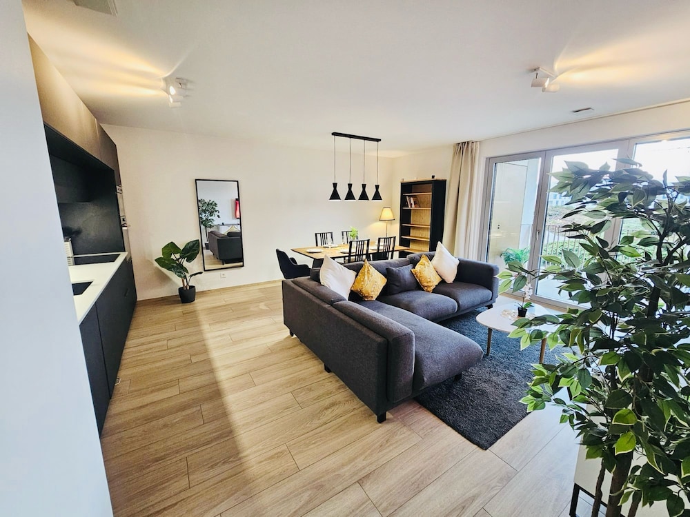 Serene 2 bedroom flat with terrace
