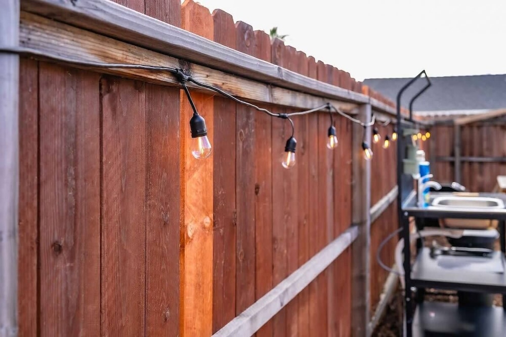 Urban Glamping Oasis: Comfort & Adventure Combined
