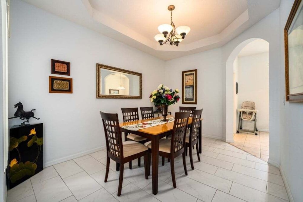 Calabay Comfort - 4br Pool & Spa Near Disney 4 Bedroom Villa