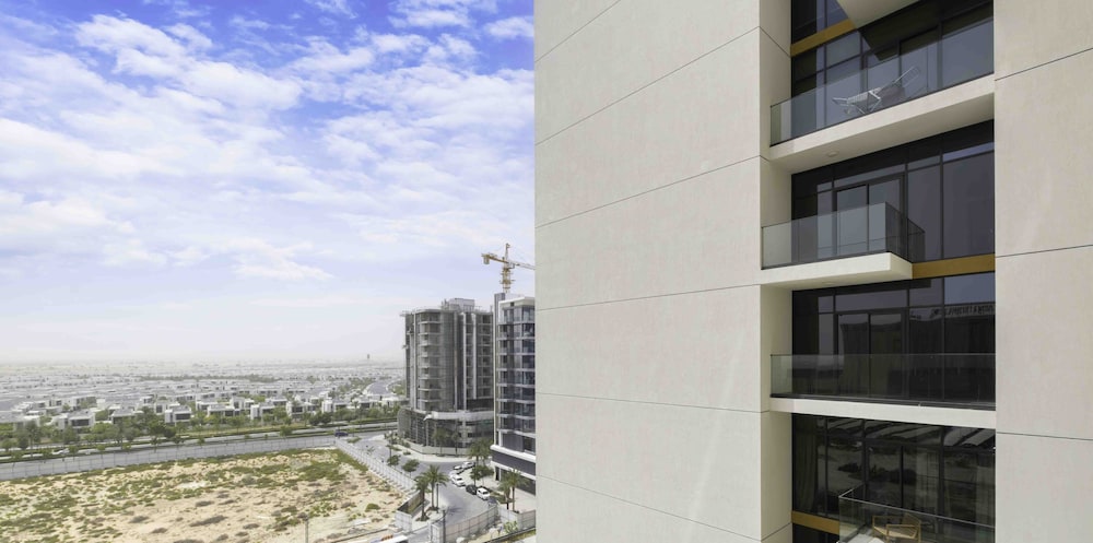 LUX The Dubai Hills Executive Suite