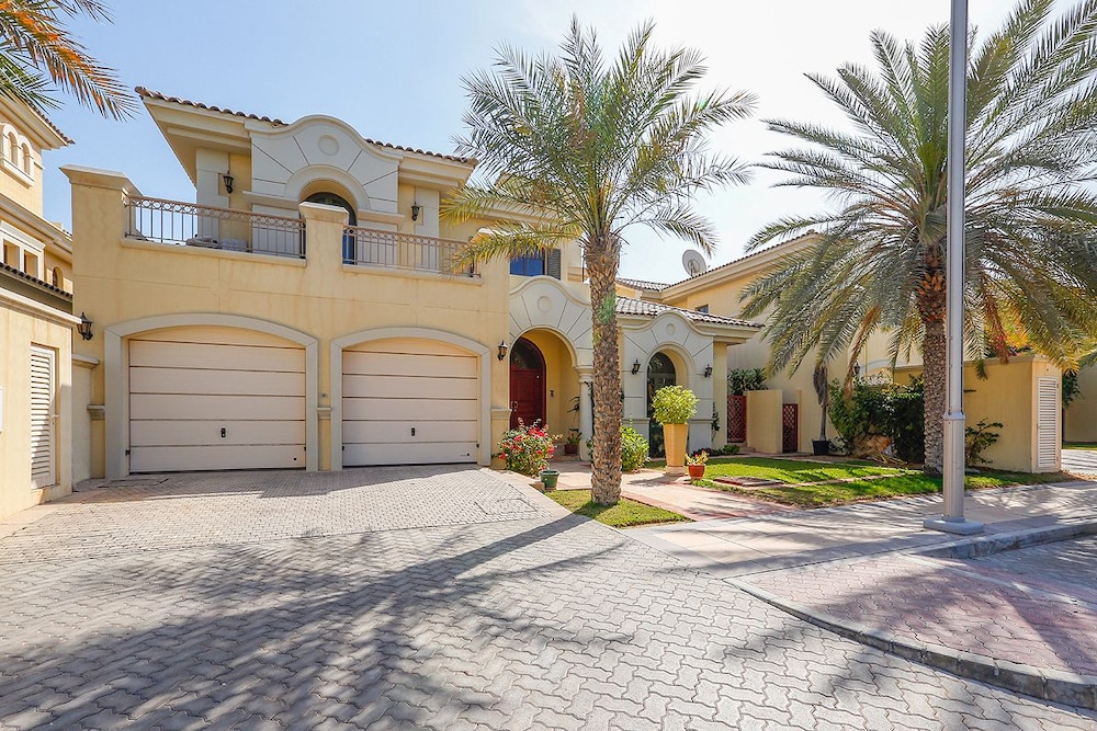 Kennedy Towers - Frond F Villa