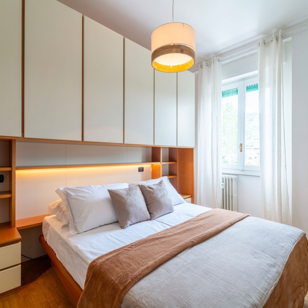 Autumn Apartment in Como