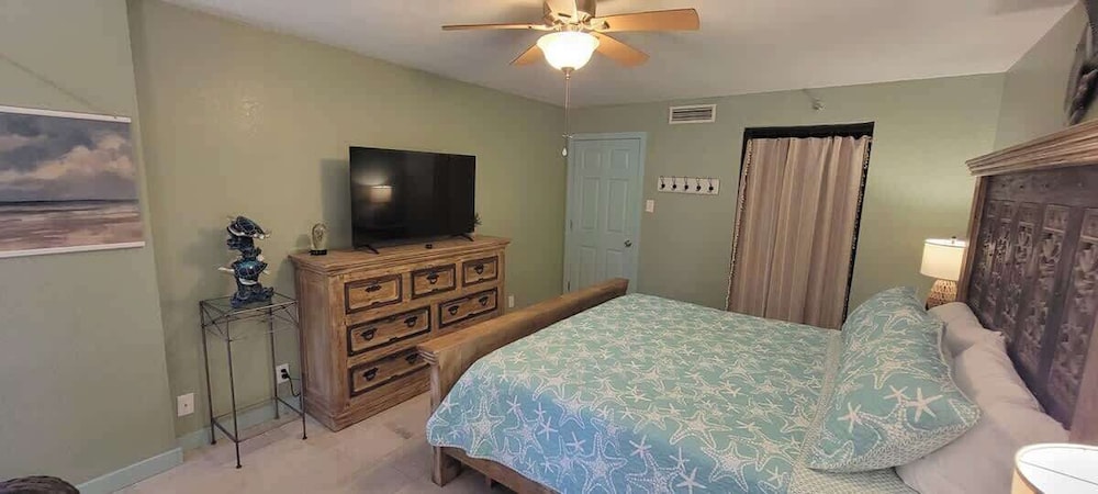 Beachfront Hotspot - New Furnishings - Pool - 1st Floor