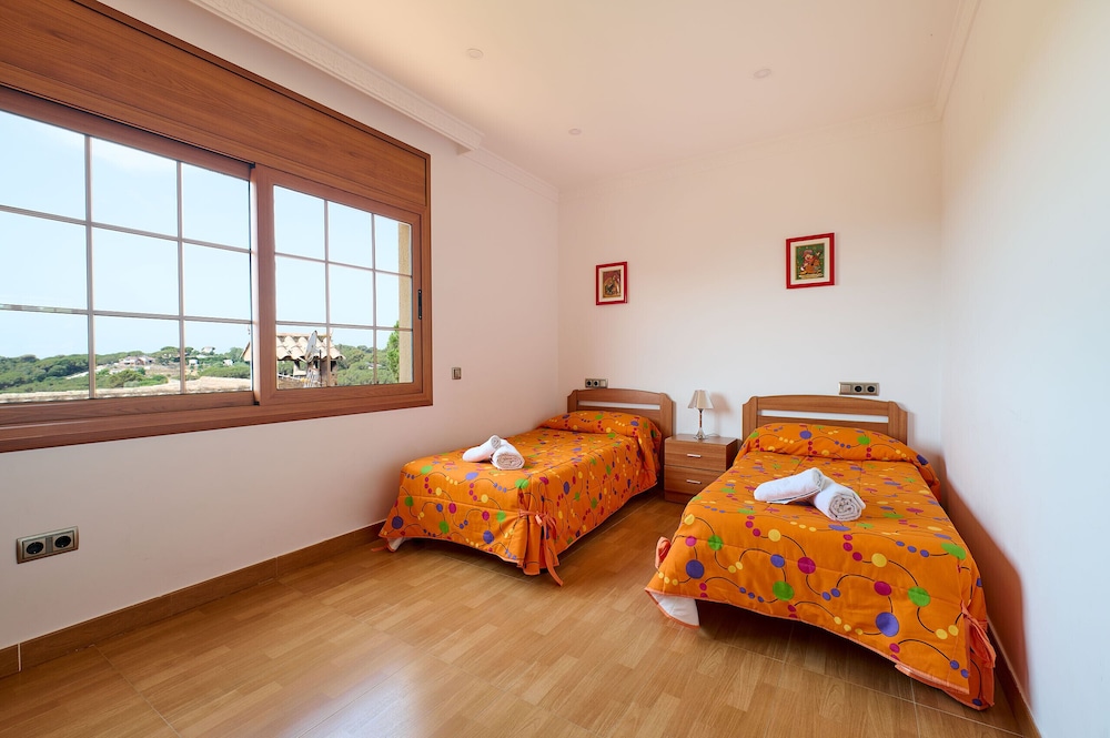 Marina in Blanes With 6 Bedrooms and 4 Bathrooms