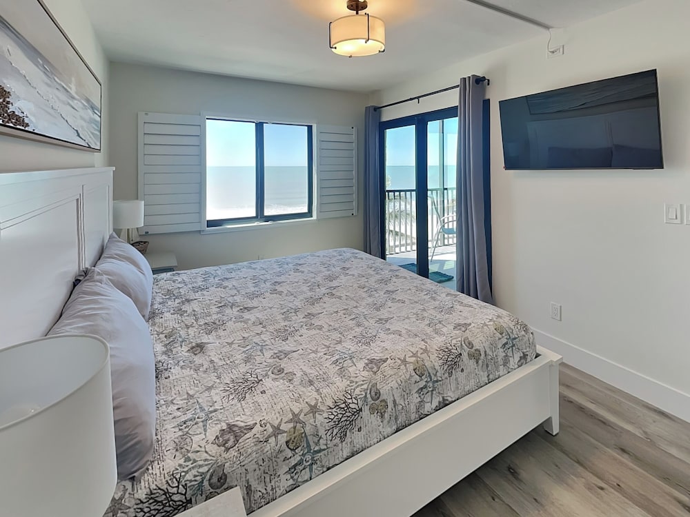 Seaside 4 by Distinctive Beach Rentals