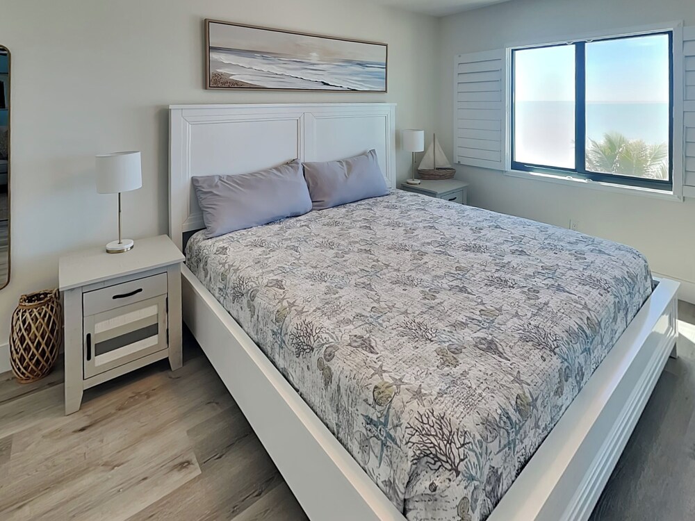 Seaside 4 by Distinctive Beach Rentals