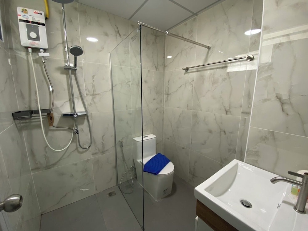 9 Karat Condo by PSR