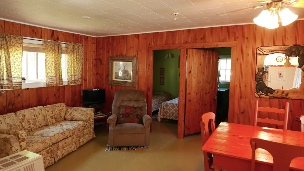 Grey Wolf Lodge