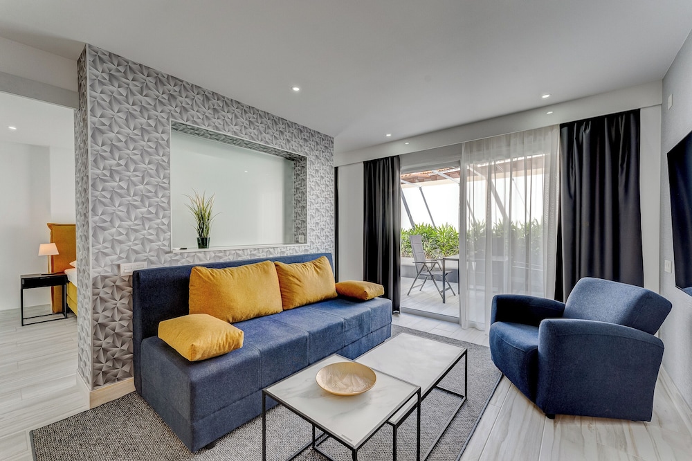 BAL Apartments - Adults Only