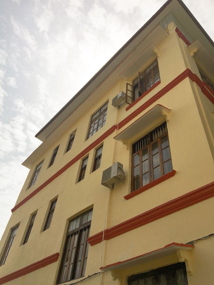 Red Sun Hotel