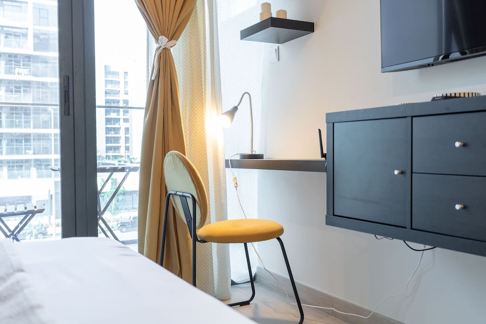 Homey Studio Apartment Perfect for 2 at Azizi Riviera 46