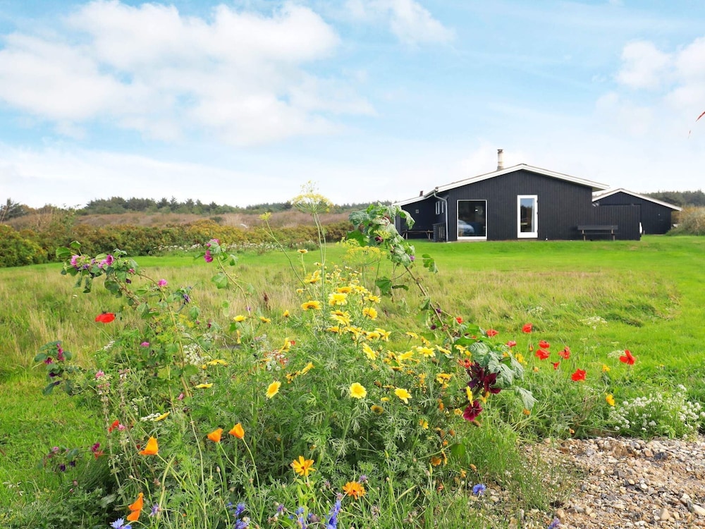 Deluxe Holiday Home in Løkken near Sea view 5
