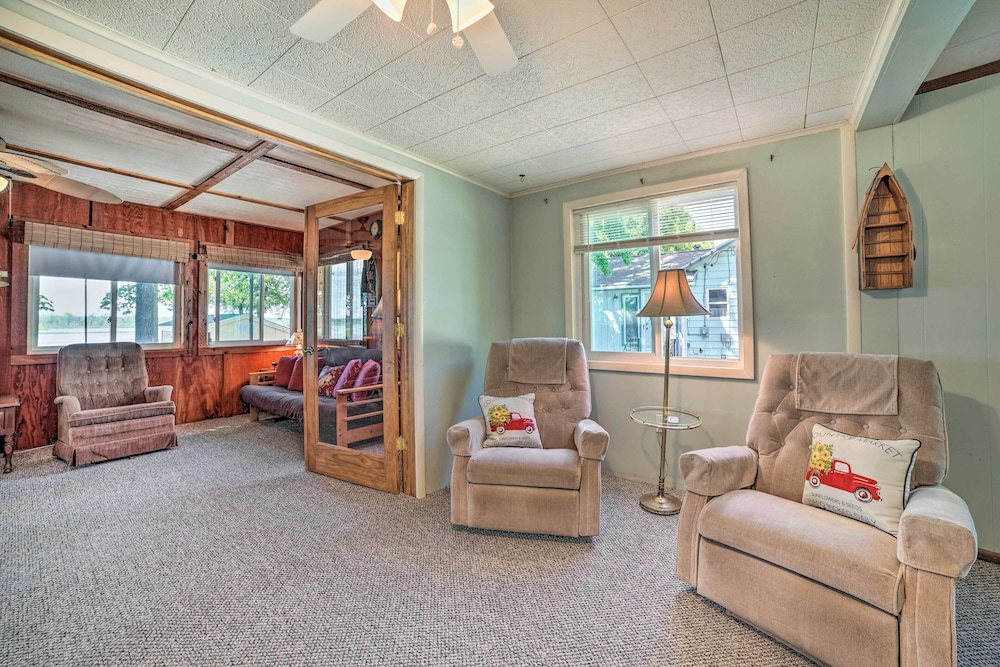 Waterfront Tawas Lake Retreat w/ Fire Pit!