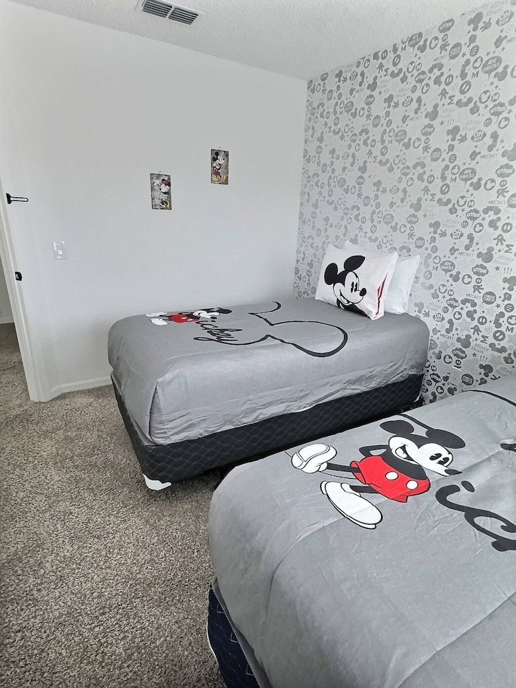 3BR Townhome Lake Berkley - Near Disney