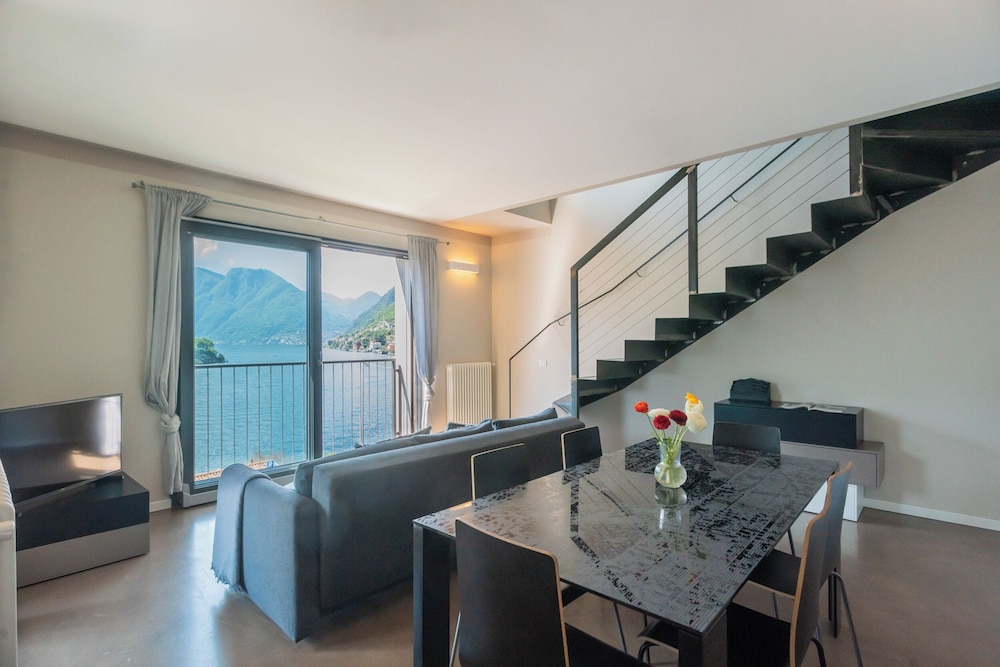 Mulino Vista Lake by Rent all Como