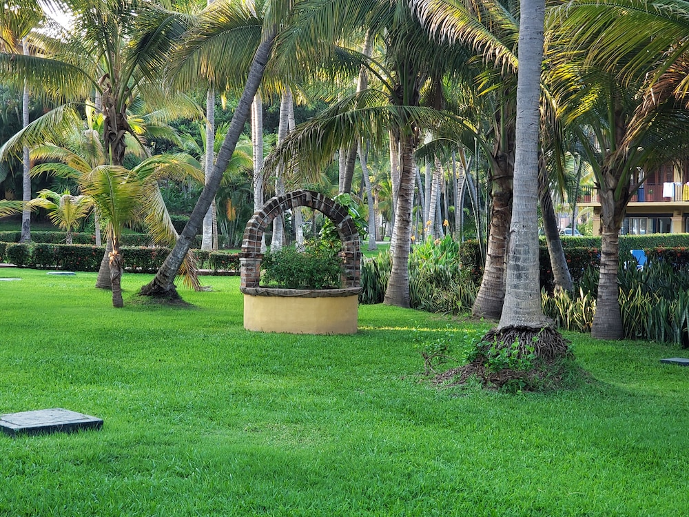 Villa Facing the Beach in a Large Terrace 7 Pools, Tennis Courts, Security view 2
