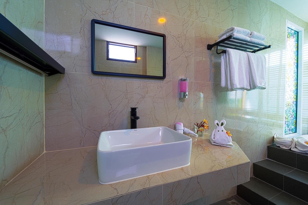 Beautiful new 7 Bedroom Villa Resort CT7