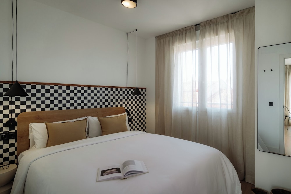 Via Monte Apartments