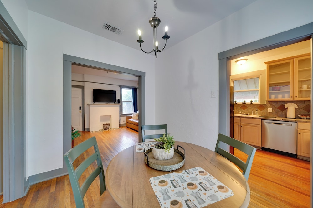 4 Mi to Downtown! Cozy Bungalow in San Antonio