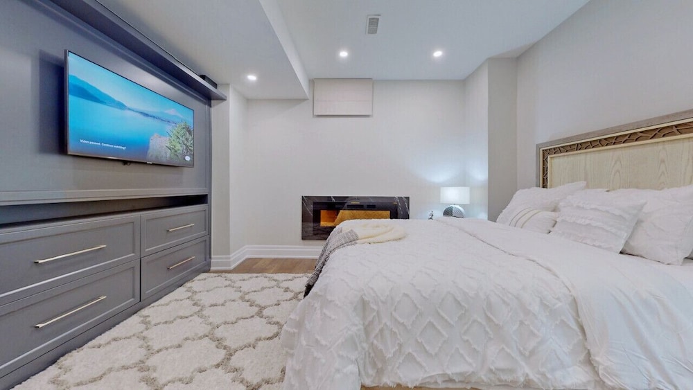 Family Modern Walkout Basement w Sauna Ski Resort 30min
