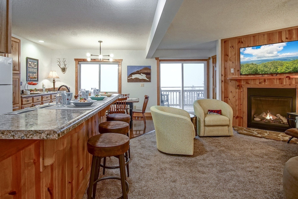 Summit 307d 3Br Condo Close to the Village