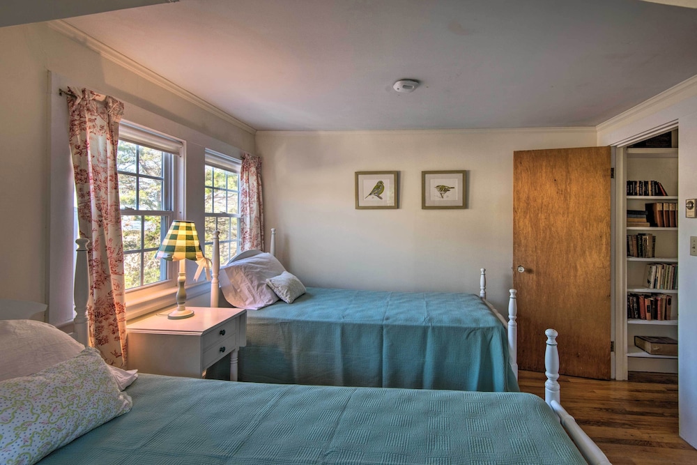 Expansive Beachfront Retreat w/ Outdoor Shower - Property Image 44