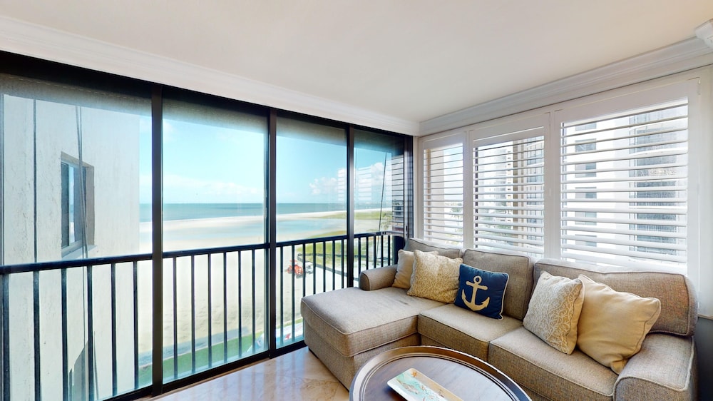 Sandarac 502b: Beachfront 3br Condo W/ Pool & Views 3 Bedroom Condo