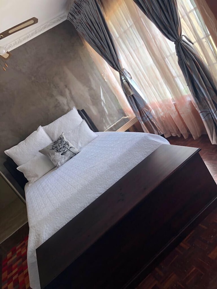Khuvena Guest House