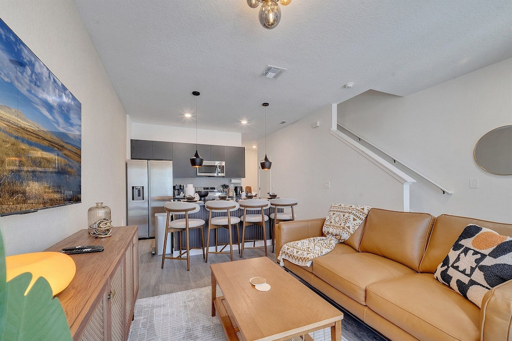 3BR Home Near Disney w/ Office & Fun Corner