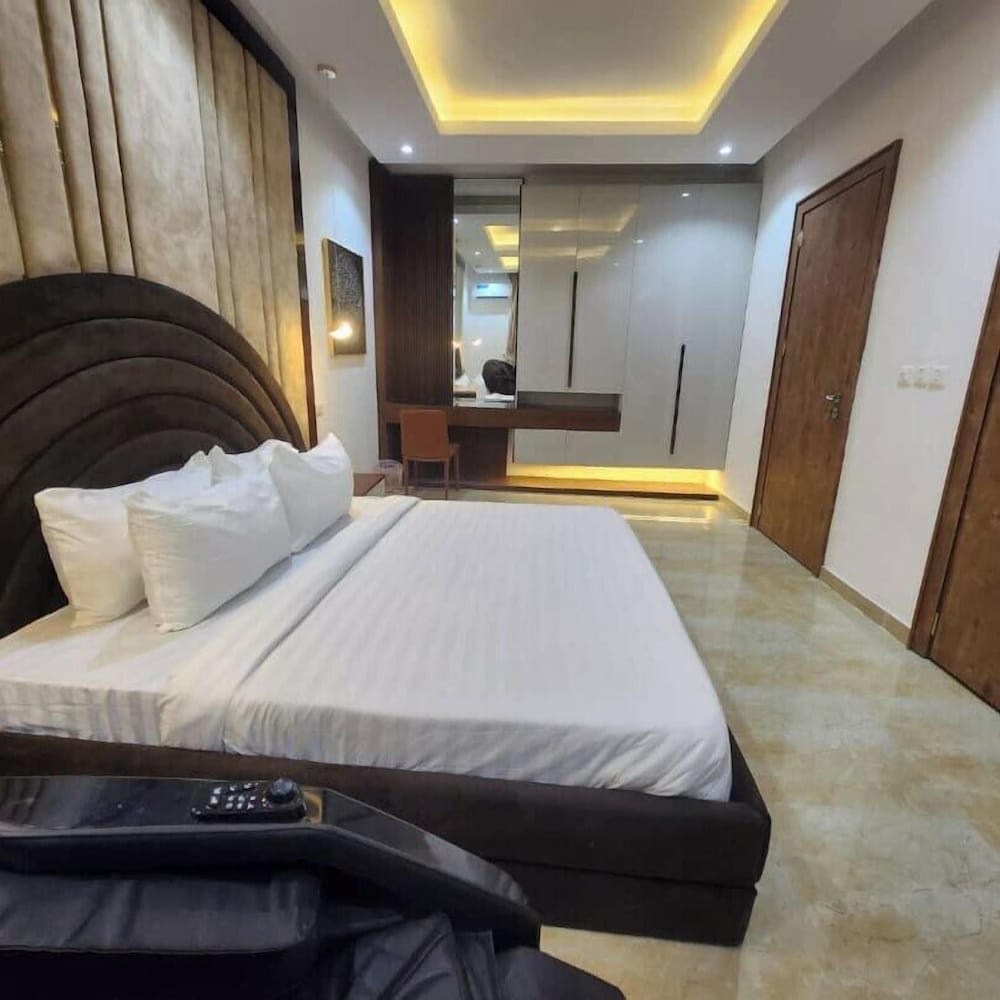 The Breeze Apartment