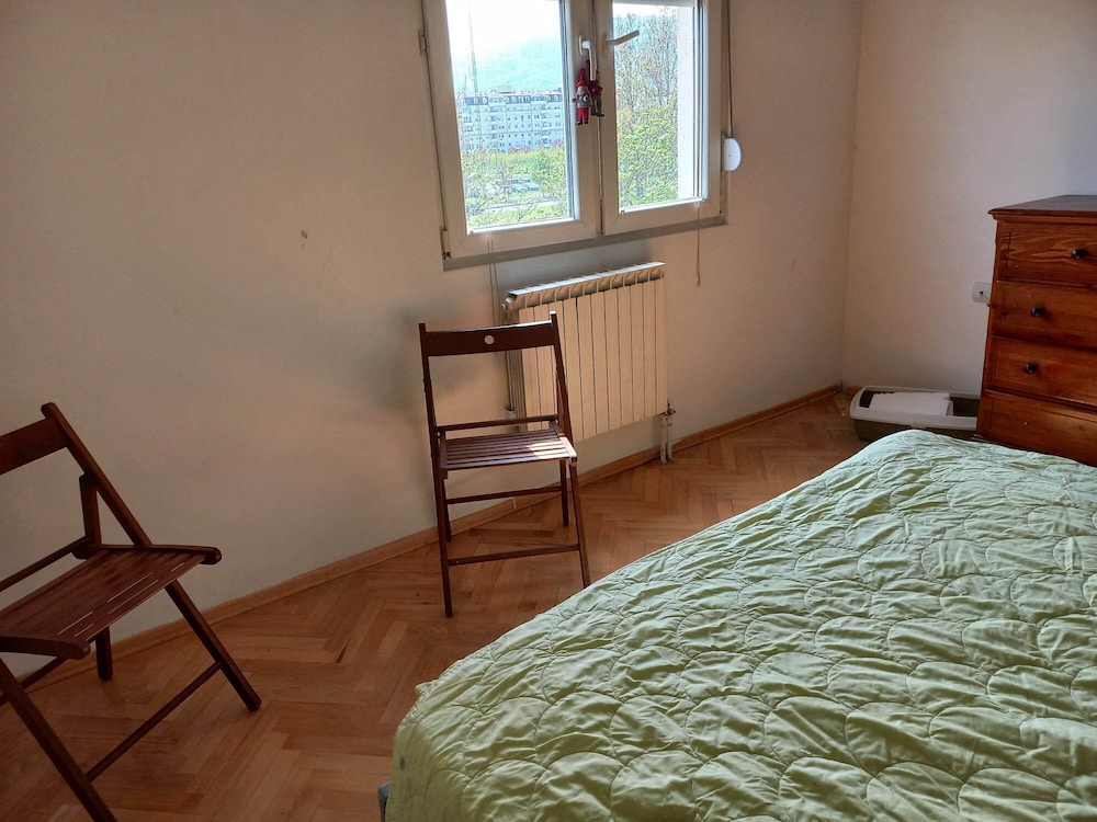 Stunning Color 1-bed Apartment in Skopje view 5