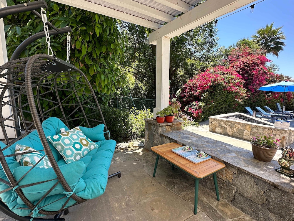 Luxury LA Garden Estate Private Pool Hottub Tennis