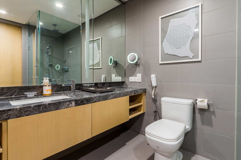 188 Luxury Suites by Plush