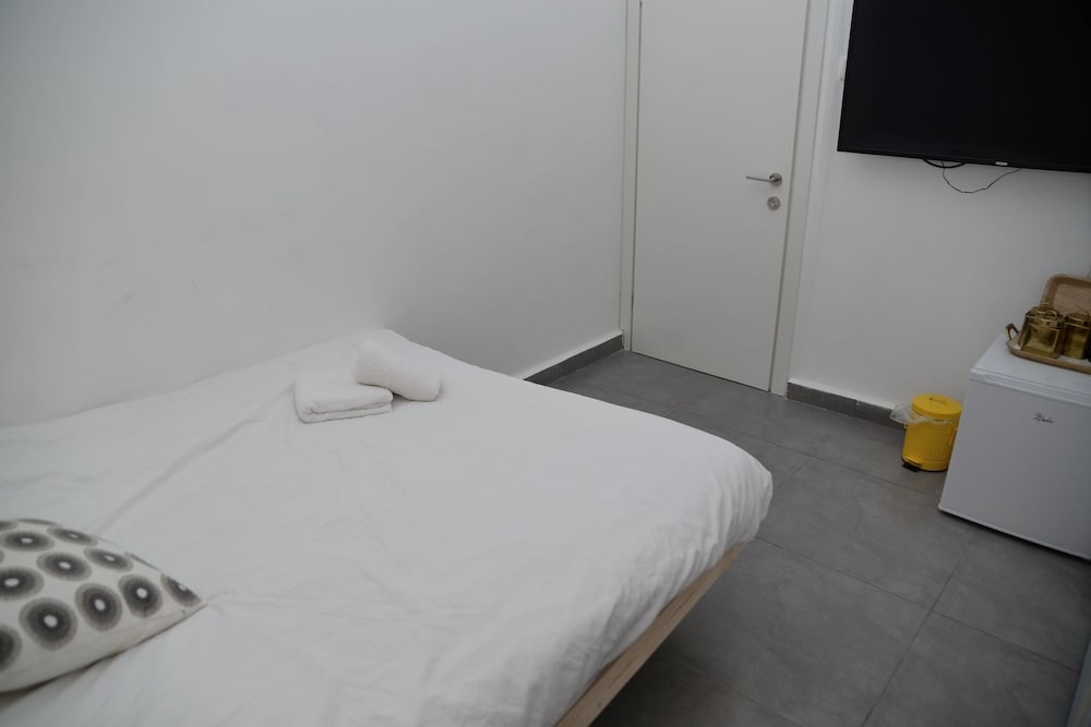 Stylish apt next to bograshov view 4