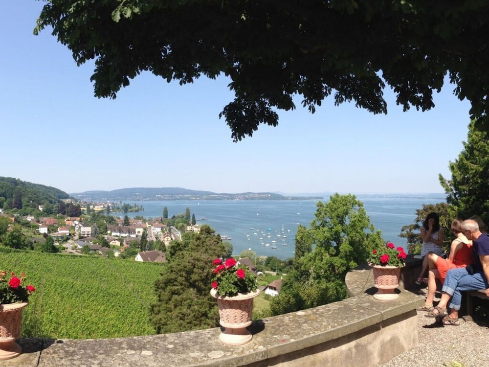 Gaienhofen Comfortable Holiday Residence