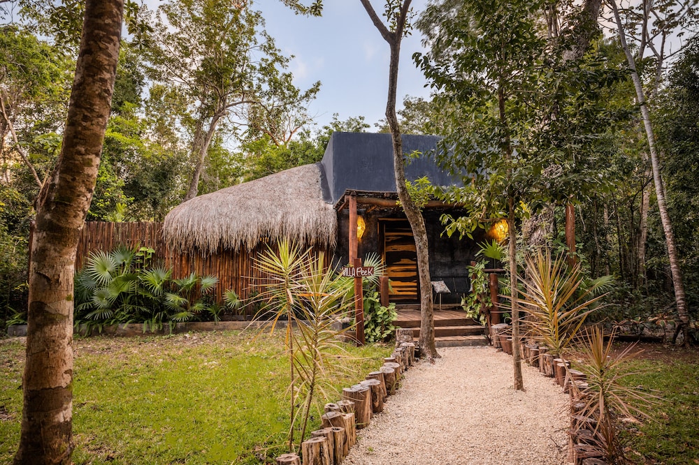 Hotel Nuuku - Image 1