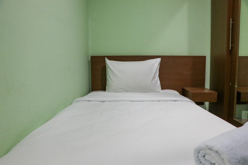 Cozy Living 2Br At City Home Apartment Near Moi Kelapa Gading view 5