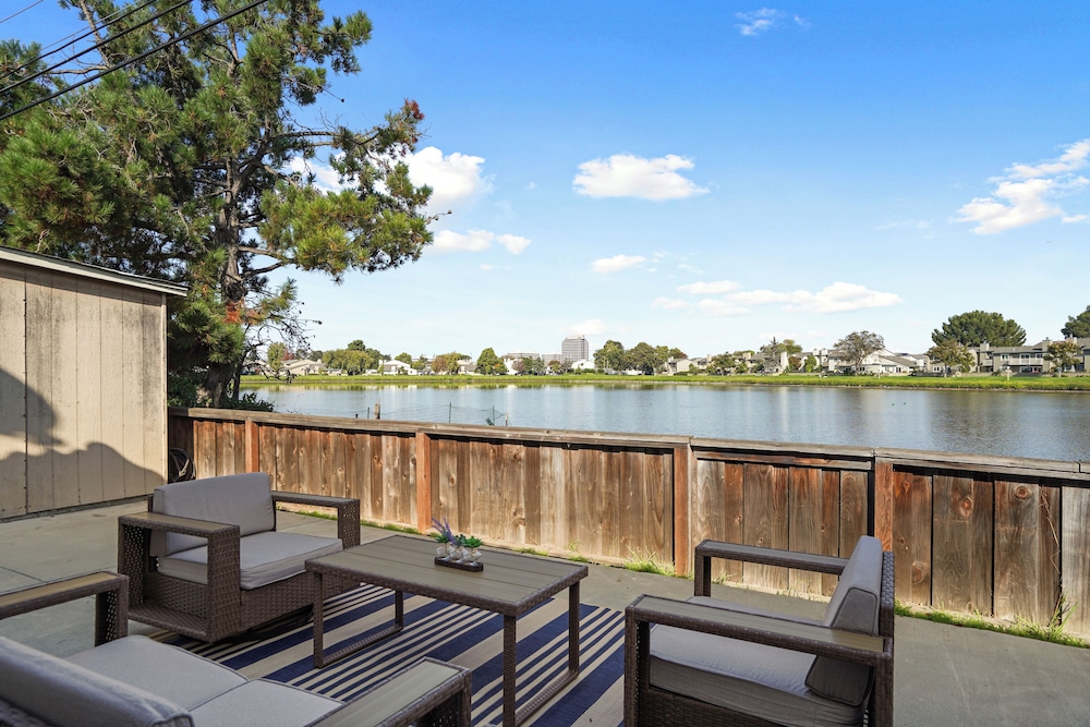 Lakefront Retreat WaterViews 3BR 1.5BA