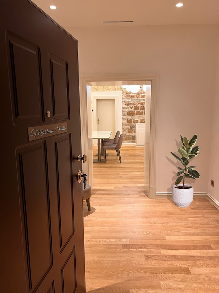 Martina Suites