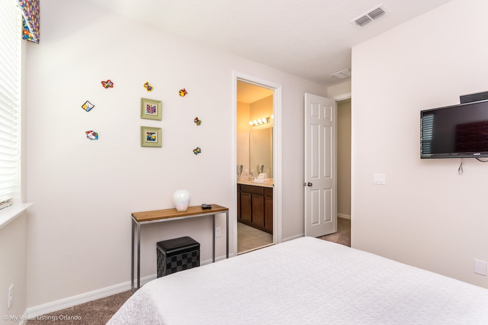 6bed 5Ba Villa Game Room Pool Spa - Image 3