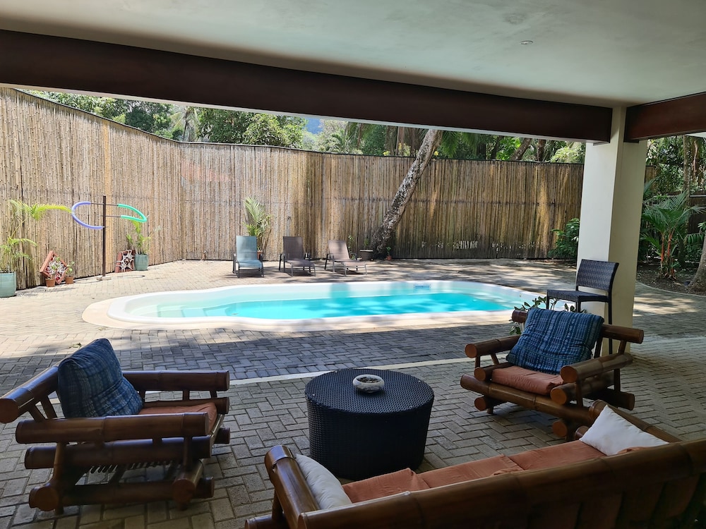 Hona Beach Hotel