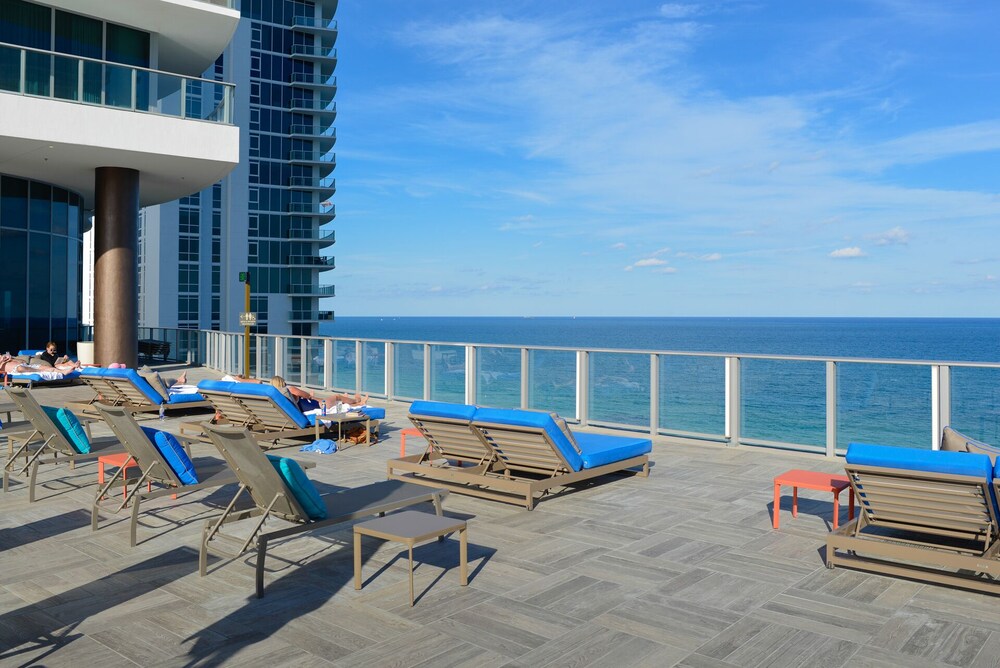 Oceanfront Luxury Condo, Hollywood - Image 3