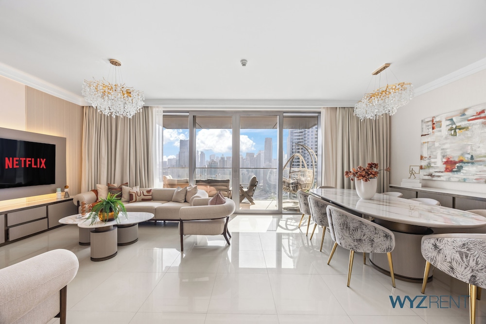 Prestigious 3.5 BR in Boulevard