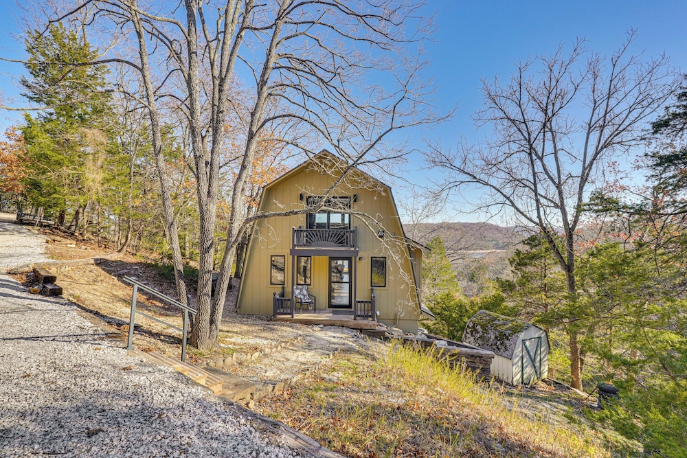 Fish, Swim & Kayak: Spacious Beaver Lake Home!