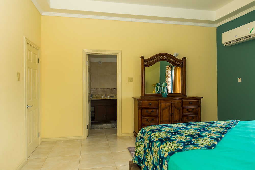 The US Embassy Luxury Apartment view 3