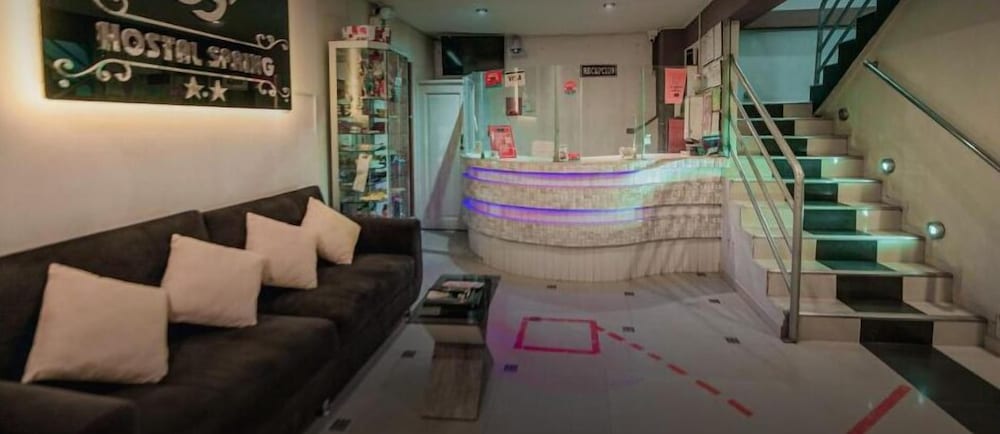 Hostal Spring