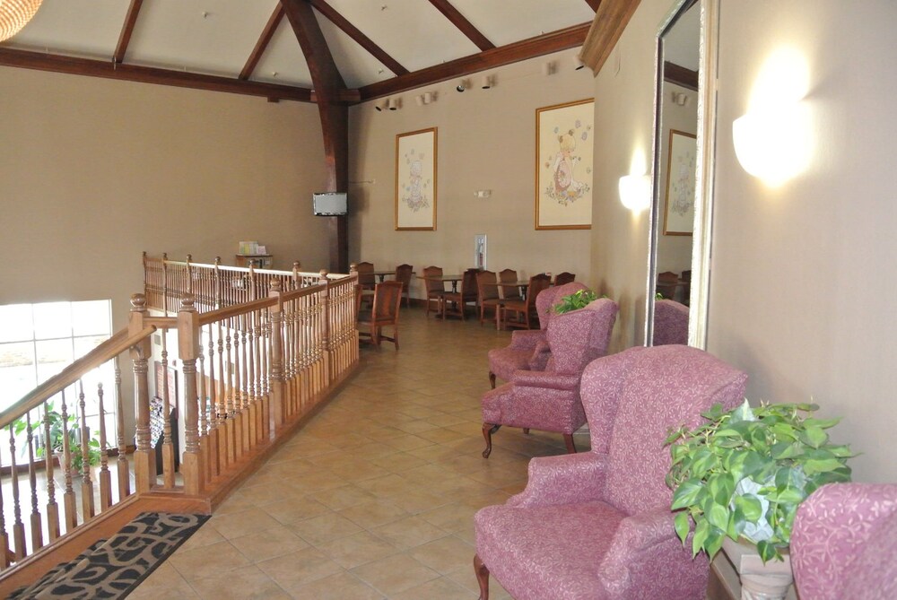 Quality Inn & Suites Carthage near Precious Moments Chapel