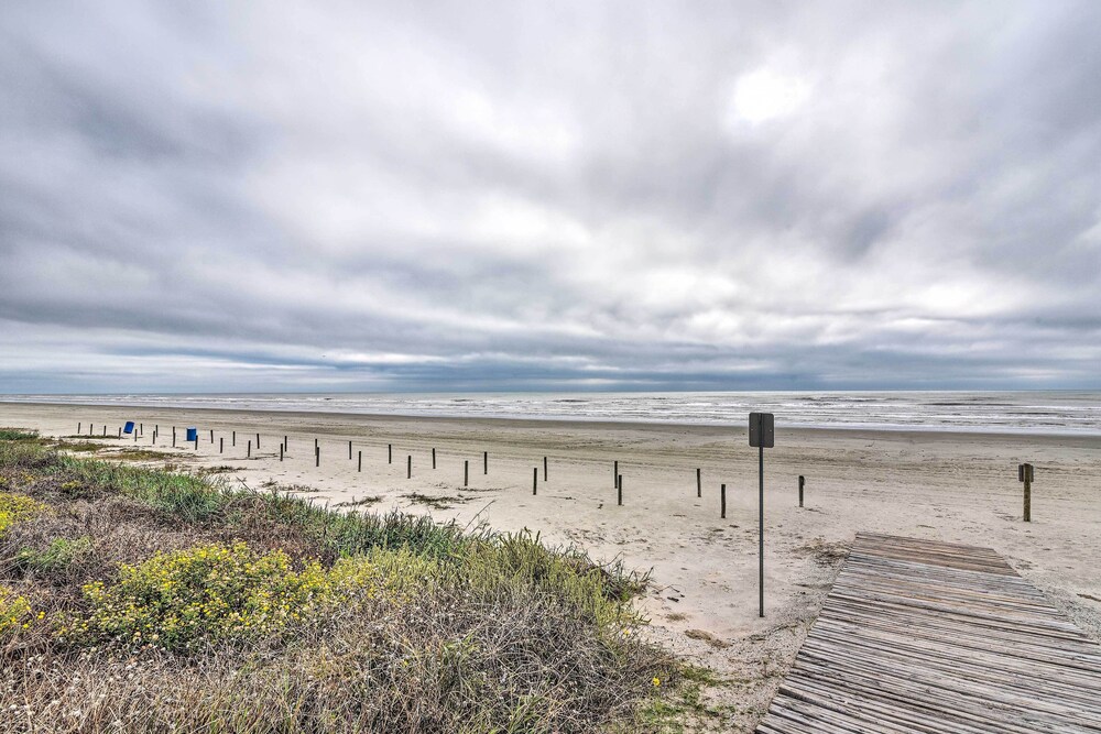 Walk to Beach: Modern Galveston Home w/ Balconies! view 2