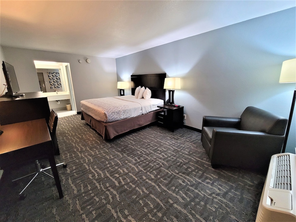 Inn of Rockwall - Property Image 4