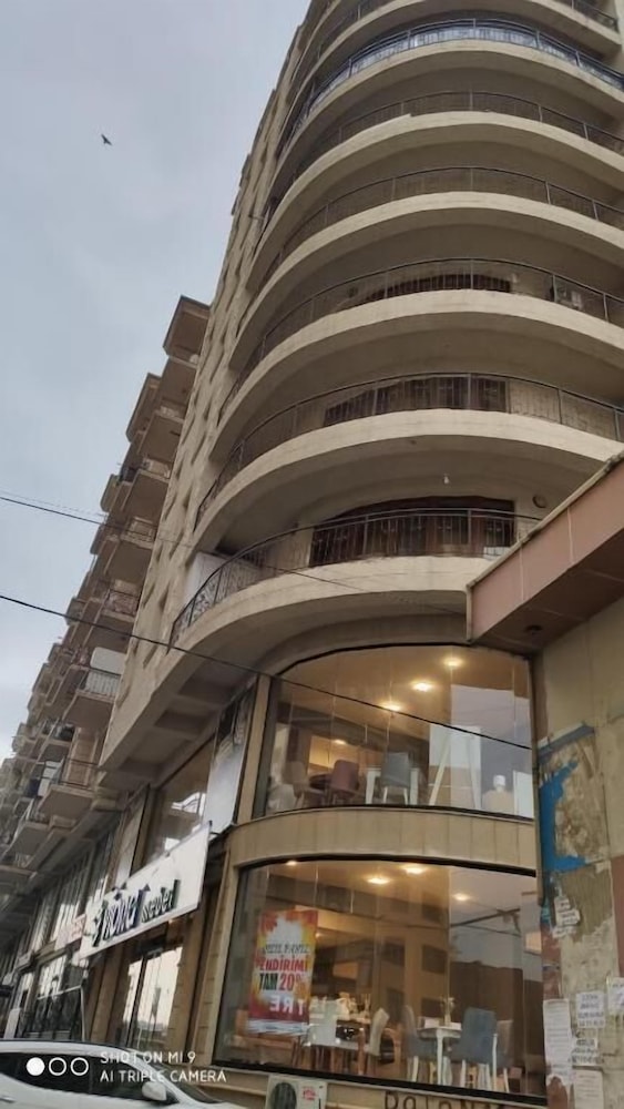 Baku Lake view 3 bedrooms apartment